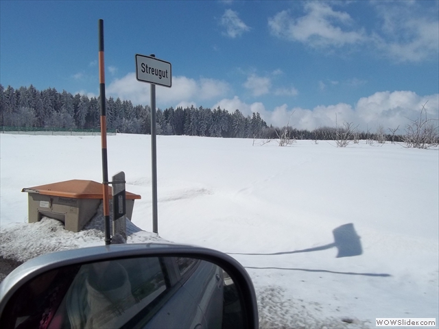 Los gehts, alles noch verschneit daheim.